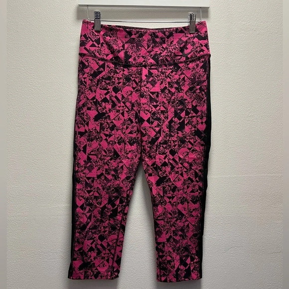 Nike Pants - Nike Crop Leggings